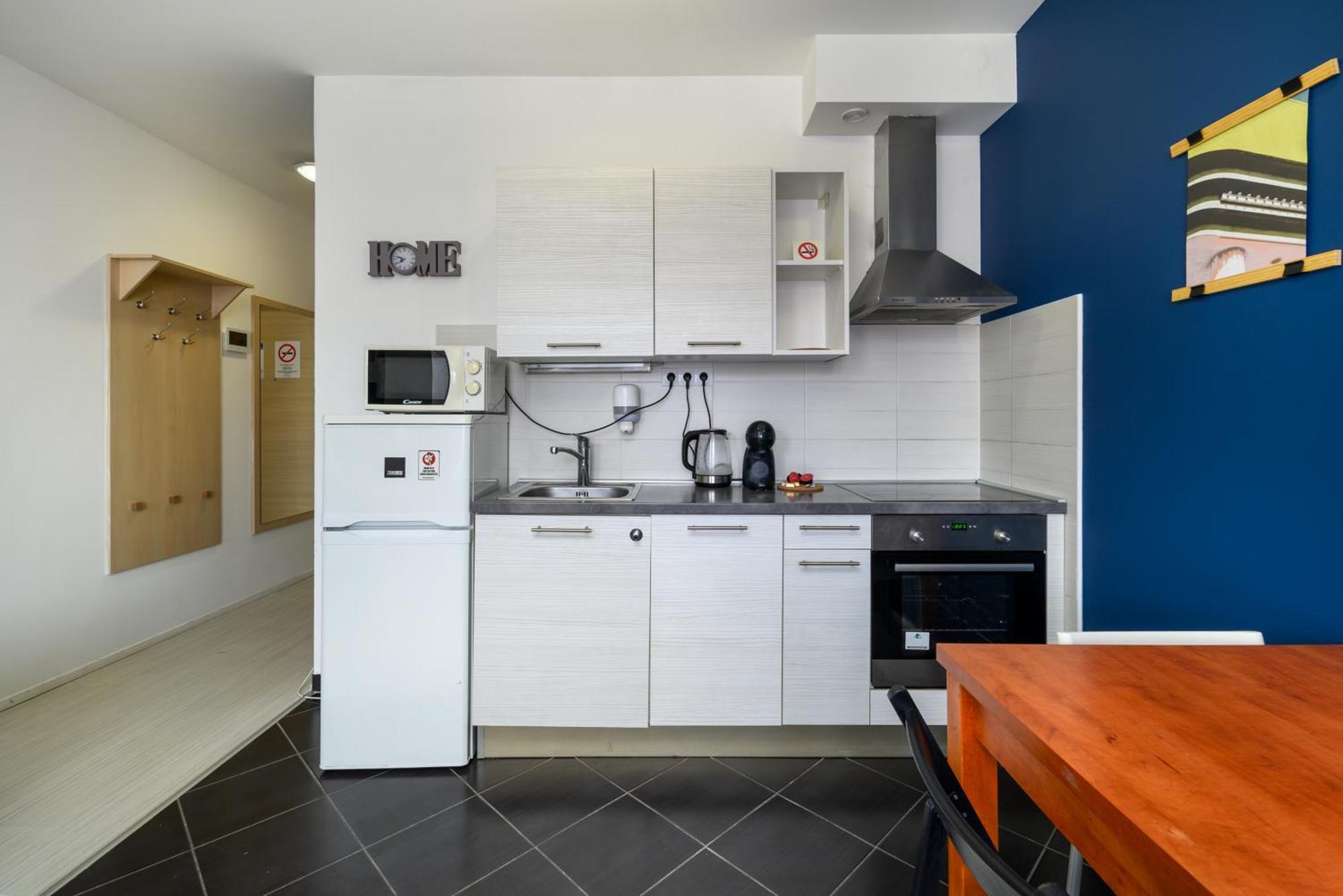 Sun Resort Residential Suite-Free Parking Garage Same Building Budapest Exteriör bild