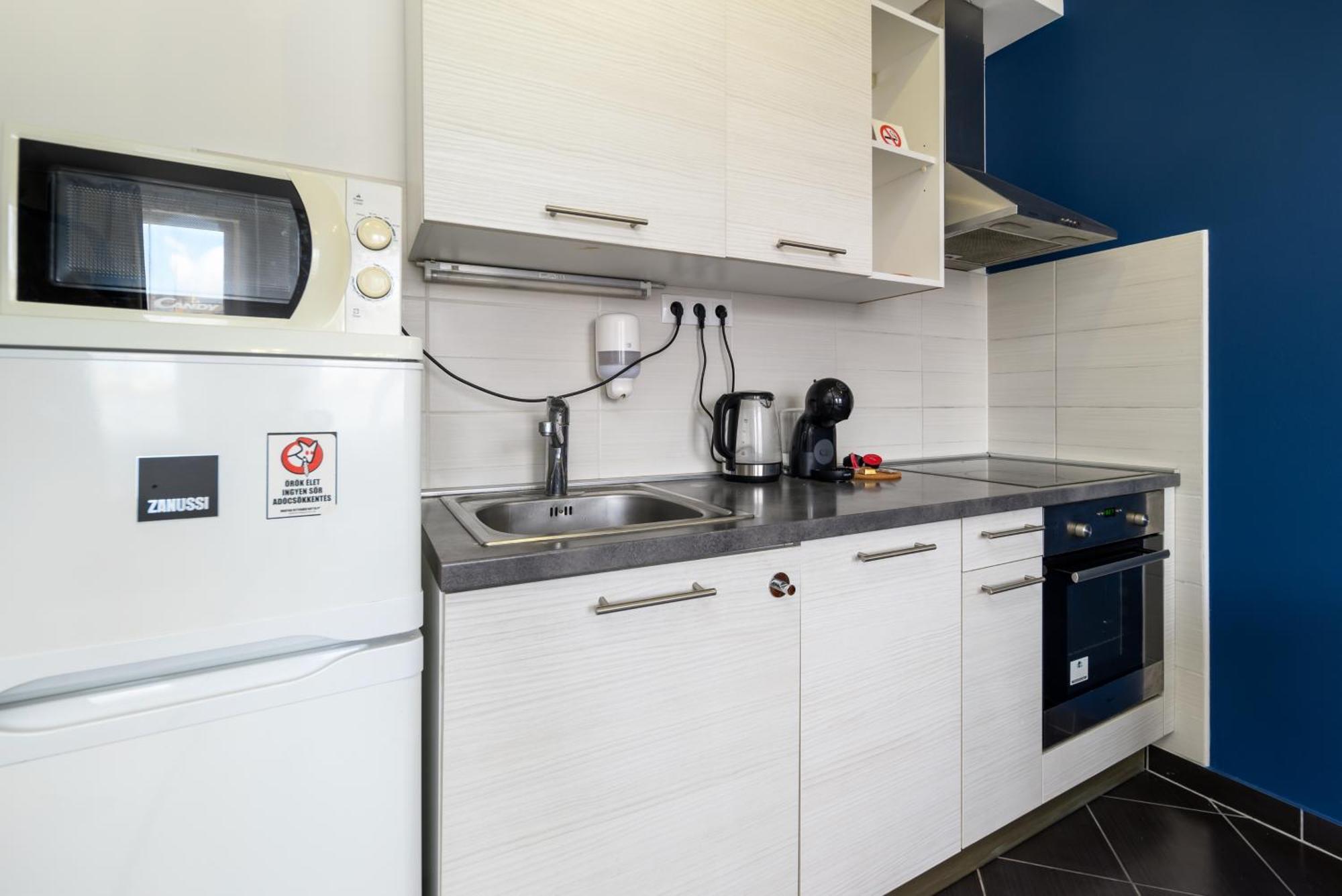 Sun Resort Residential Suite-Free Parking Garage Same Building Budapest Exteriör bild